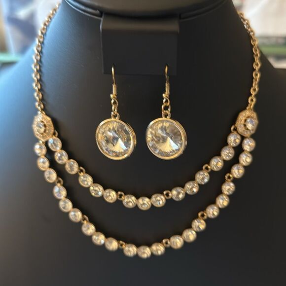 Set of 2 Gold Tone/Rhinestone Statement Necklaces and  Wire Backed Earrings. - Picture 4 of 5